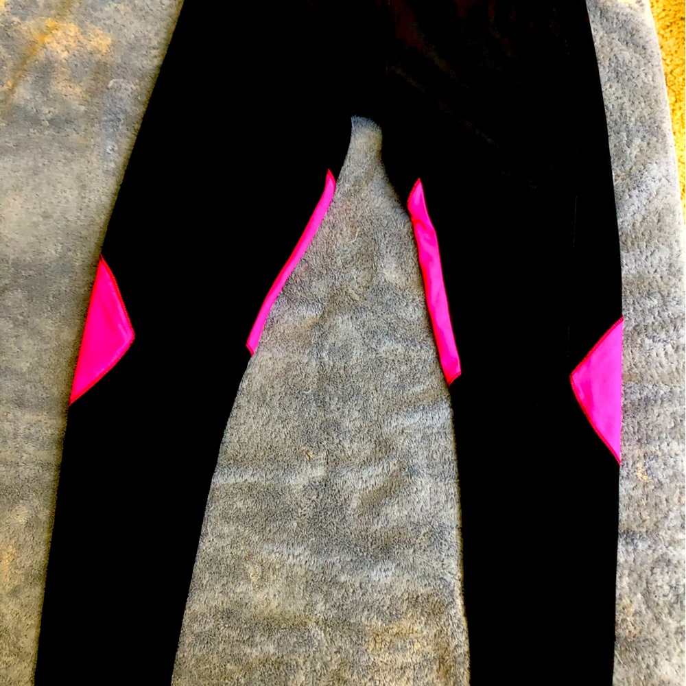 Black and pink leggings